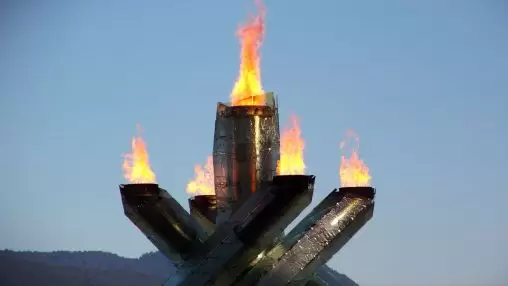 Ogień olimpijski trafi w ręce Francuzów. Kiedy pojawi się na francuskiej ziemi?