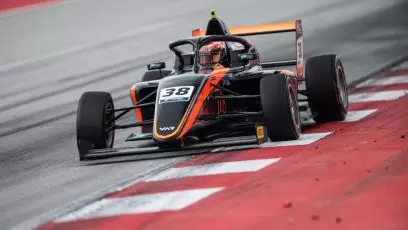 Aleksander Ruta rozpoczyna kluczową część sezonu. Testy na legendarnych torach F1