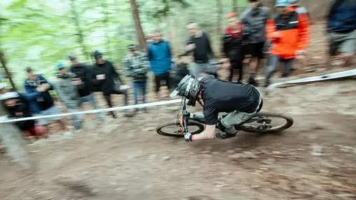 Światowa czołówka enduro i downhillu ponownie w Beskidach. To będzie ściganie na najwyższym poziomie