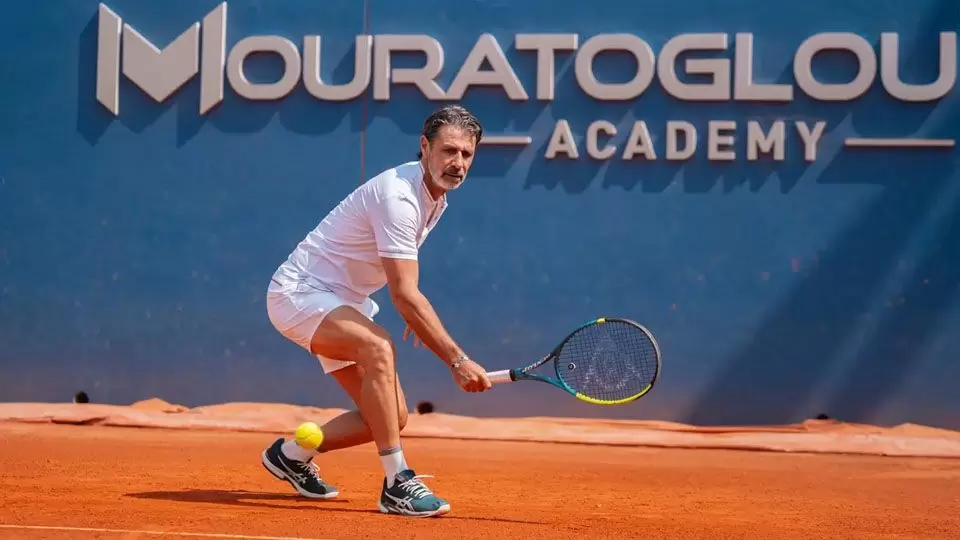 ASICS Akademia Mouratoglou